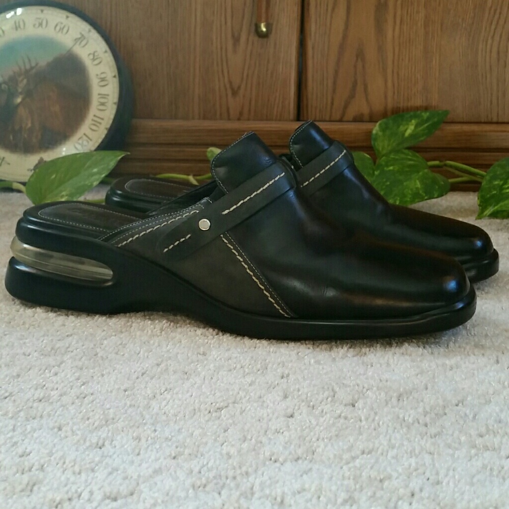 Cole Haan Country Black Leather Mules Clogs